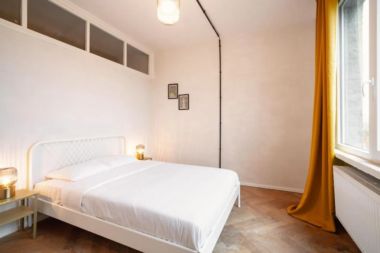 Charming And Spacious Antwerp City Center Apartments 0*,  Belçika